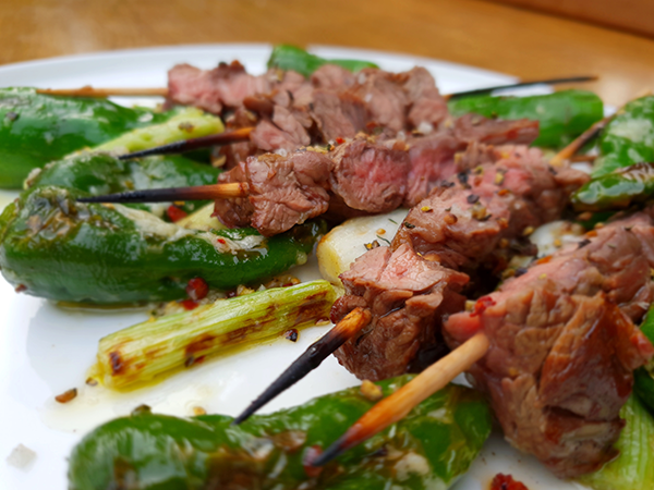 Flap-Steak-Spieße mit Pimentos