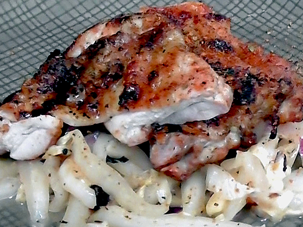 Steaks aus der Hähnchenkeule mit Chinakohl - Feldherren Küche